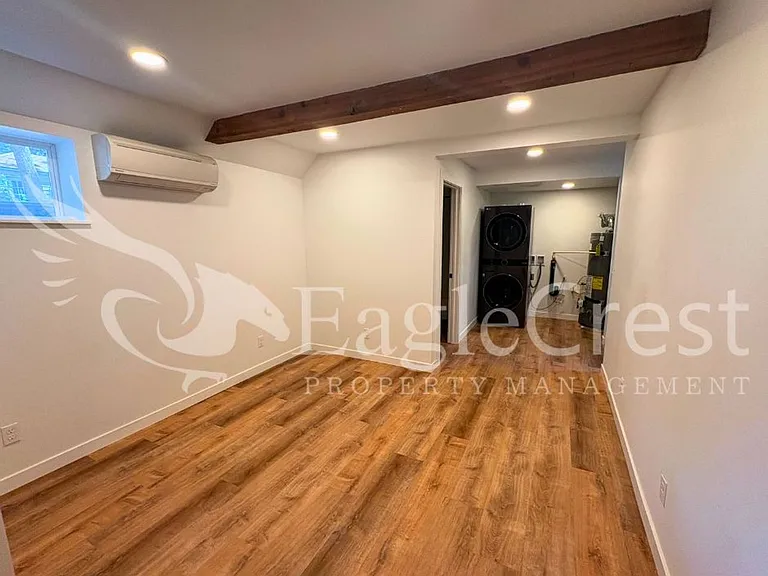 810 E Sumach St — Photo 15