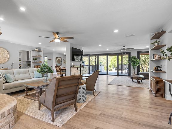 5th image of 950 Naylor Rd