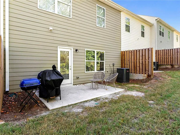 1840 Fabian Way — Photo 22