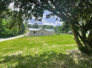 3956 Hollow Rd, New Castle, PA 16101
