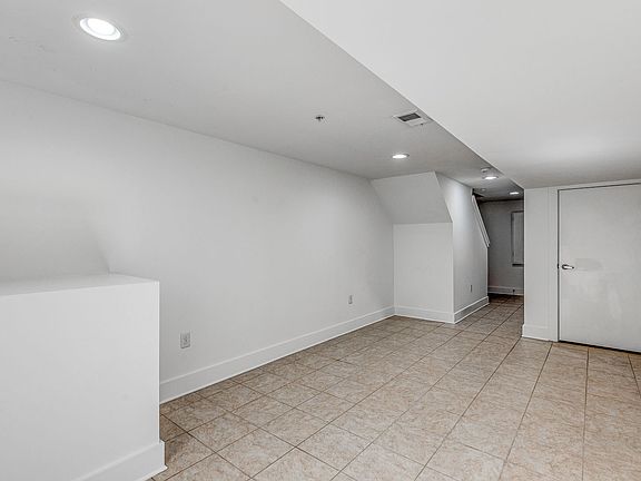 2nd image of 621 S Clarion St
