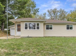 124 N College St, Cedar Falls, IA 50613