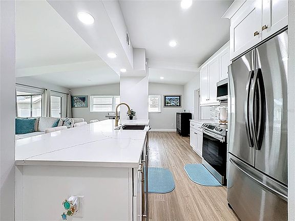 3rd image of 2705 Gulfstream Rd