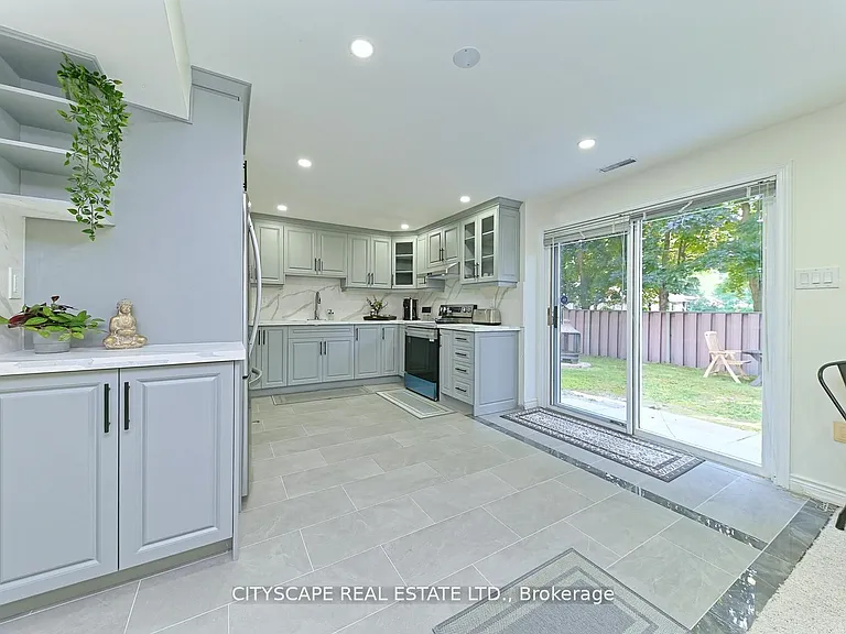 354 Plains Rd W — Photo 8