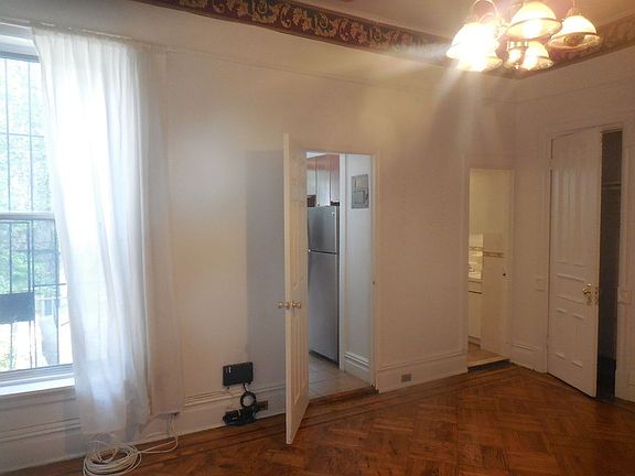 4th image of 606 Saint Marks Ave APT 2