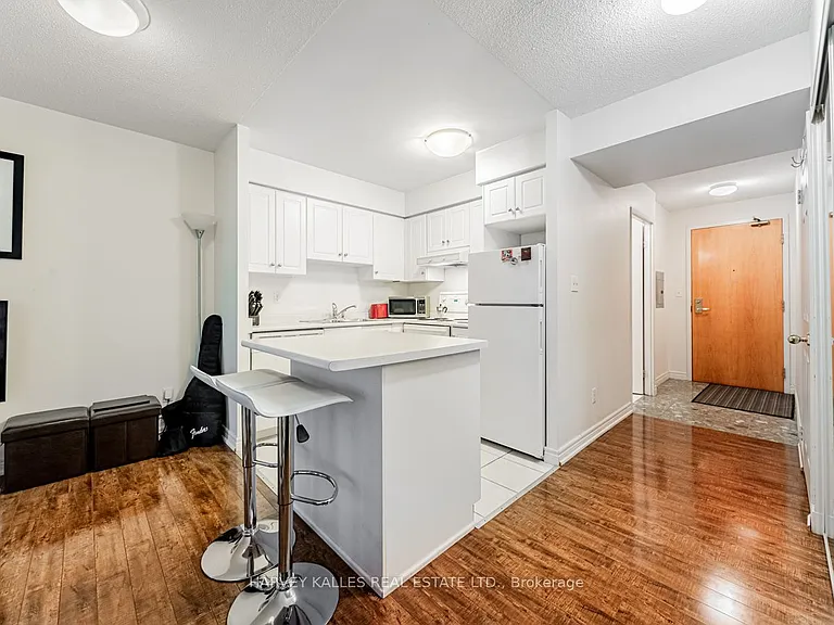 43 Eglinton Ave E #1101 — Photo 5