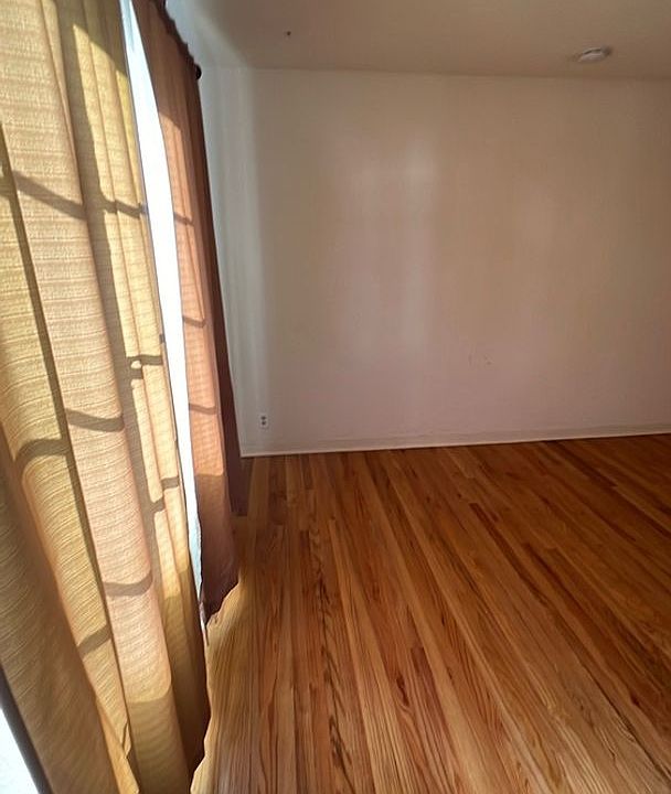 1st image of 223 Solano Dr NE APT A