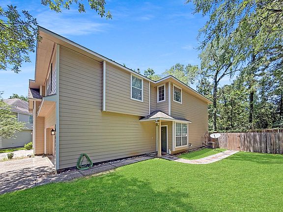 2nd image of 3 Peachridge Pl
