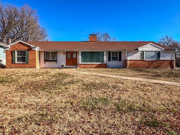 1111 S 2nd St, Leavenworth, KS 66048