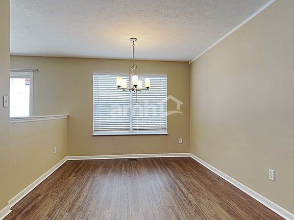 4th image of 221 Lakeview Dr