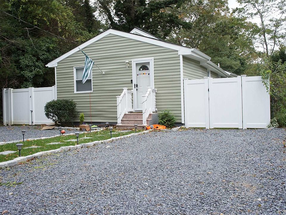 1st image of 14 Montgomery Ave