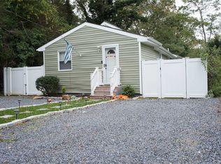 14 Montgomery Ave, Mastic, NY 11950