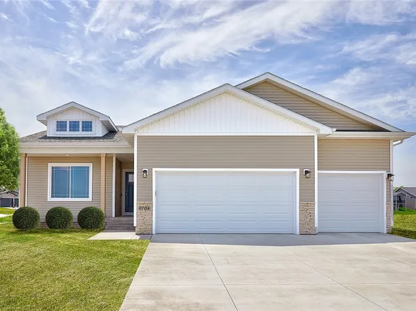9704 NW 82nd Ave, Johnston, IA 50131