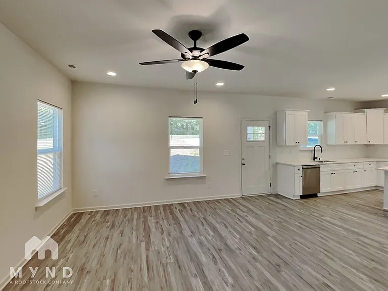 8019 Pleasant Grove Rd — Photo 11