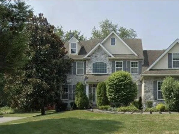 10 Springhouse Ln, Havertown, PA 19083