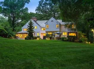 100 Clent Rd, Great Neck, NY 11021
