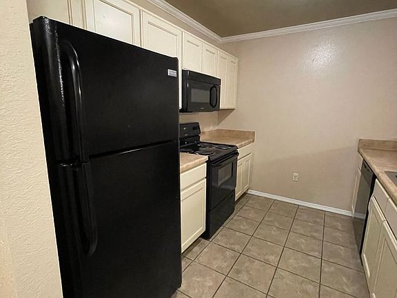 5th image of 2755 Oakview Rd