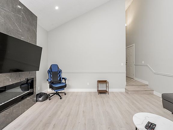 4th image of 8330 Sheaves Rd