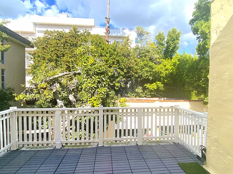 10625 Kinnard Ave #10625 — Photo 16