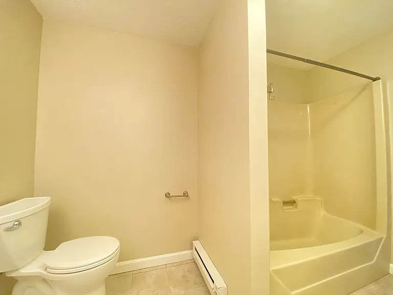 18 Profile Cir — Photo 32