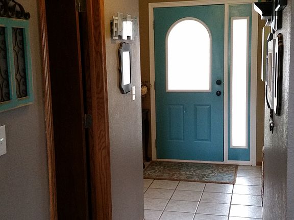 3rd image of 408 Coachlight Dr