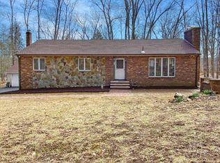 909 Fairview Lake Rd, Newton, NJ 07860