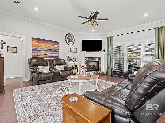 4th image of 191 Ornate Ave