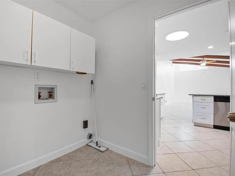 231 Wellington Dr — Photo 34