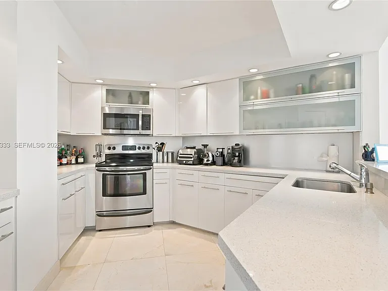 1900 Sunset Harbour Dr #803 — Photo 8