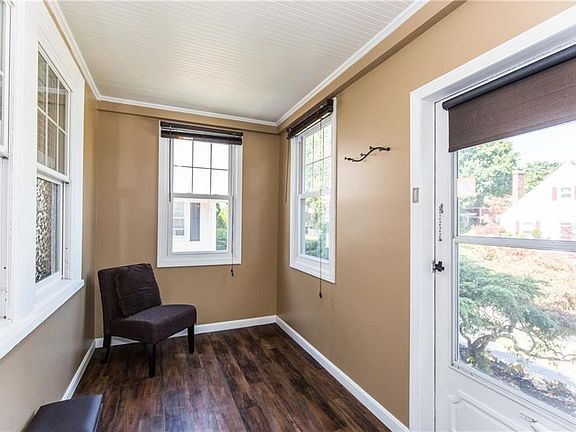 2nd image of 31 Hollywood Ave