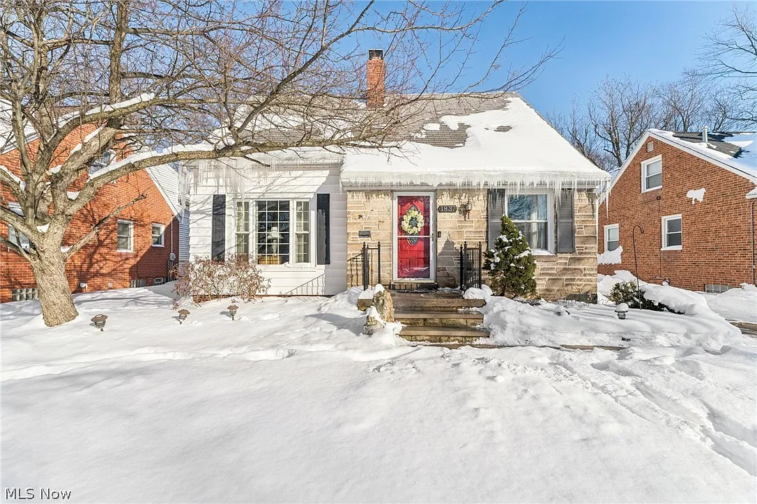 1837 Oakmount Rd photo 1