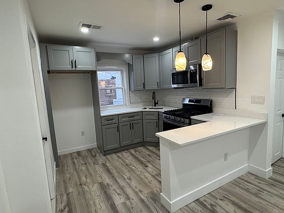 4th image of 536 Lincoln St APT 3