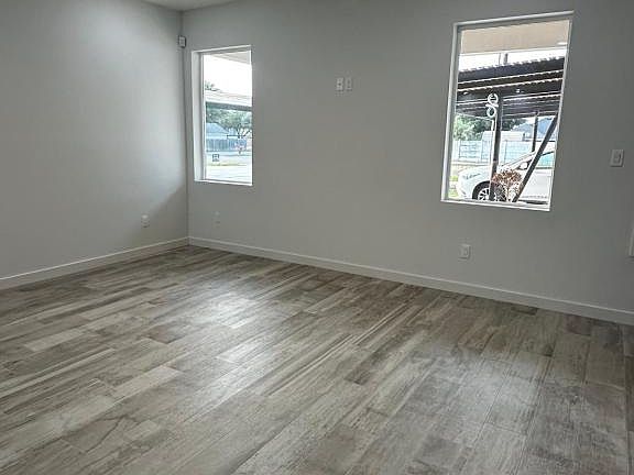 4th image of 310 E Rogers Rd #1