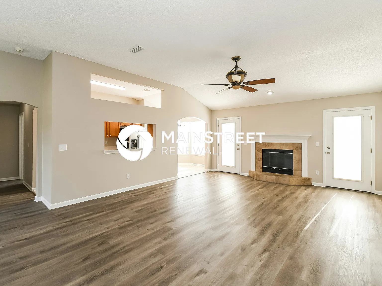 435 Summit Dr — Photo 3