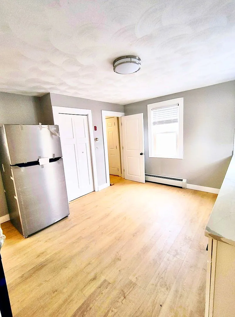 Pawtucket/Woodlawn Single Family - $2,895 — Photo 2