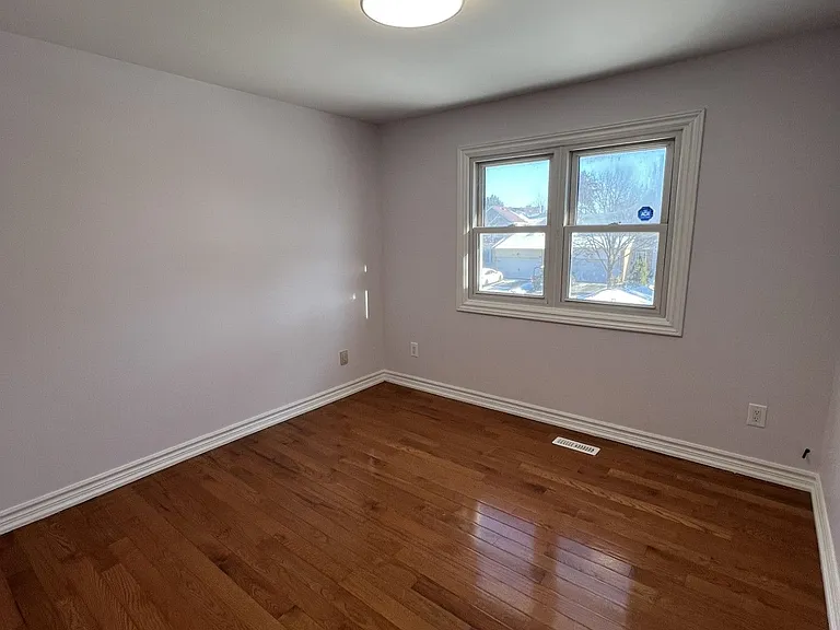 91 Campania Cres — Photo 31
