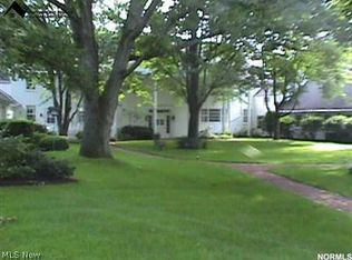 14661 Hillbrook Ln #8, Chagrin Falls, OH 44022