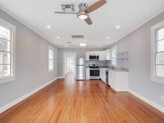 3rd image of 1010 Avenue A