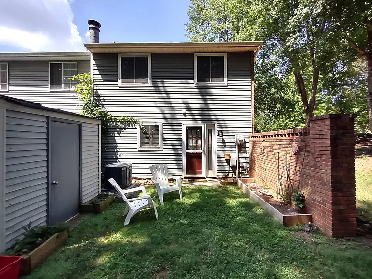 8218 Knights Bridge Rd — Photo 24