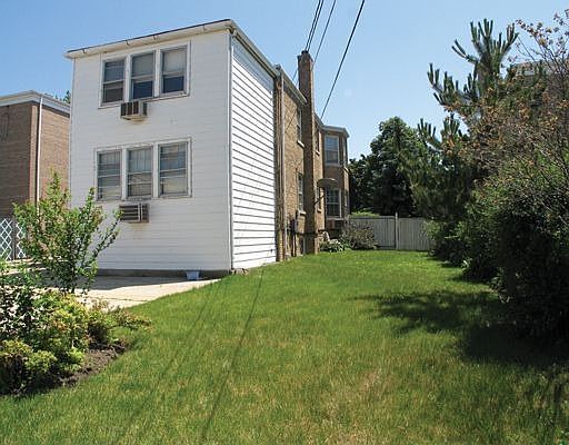 5th image of 2730 W Summerdale Ave