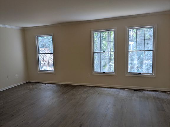 4th image of 17109 Briardale Rd