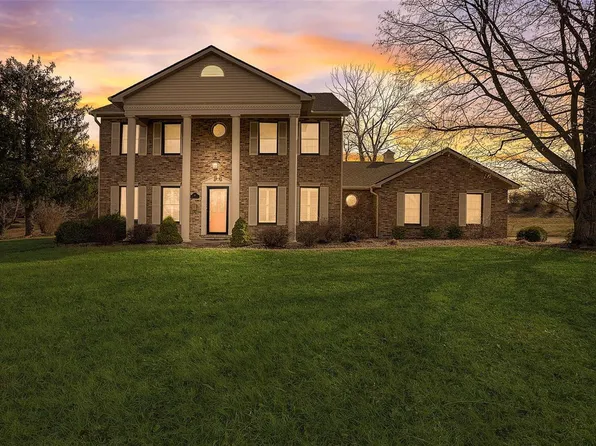 48 Pebble Hill Dr, Belleville, IL 62223