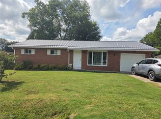 305 Summit Rd, Marietta, OH 45750