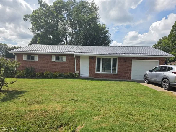 305 Summit Rd, Marietta, OH 45750