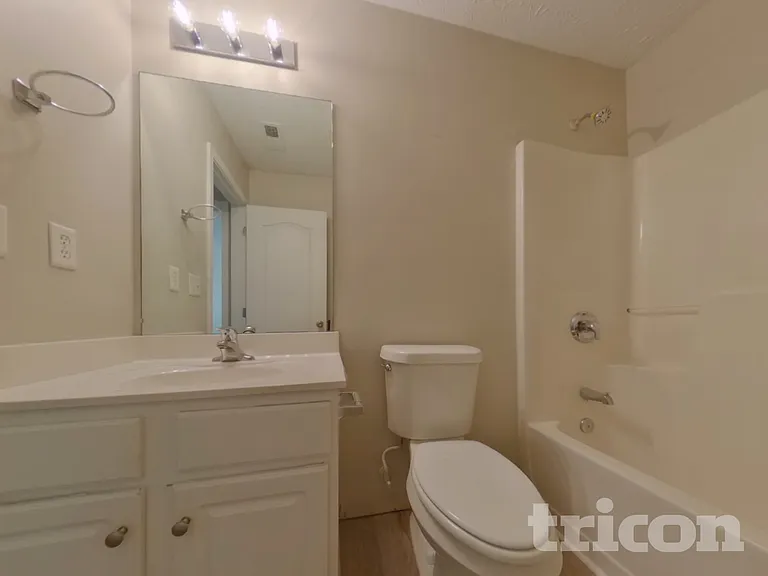 611 Hemlock Ct — Photo 16