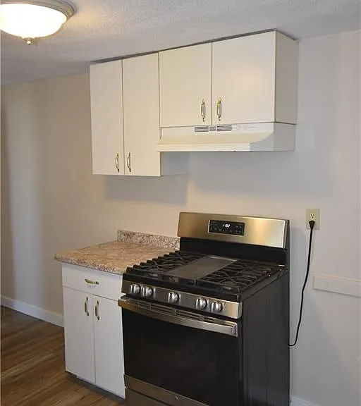 2 Nichols St — Photo 2