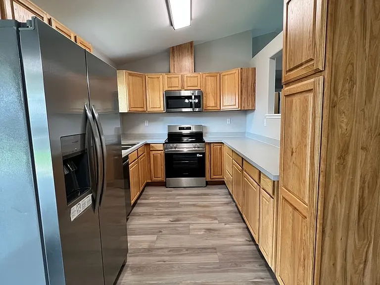 1351 Yost Cir NE — Photo 8