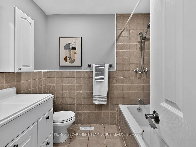 1444 Paddington Ct — Photo 24