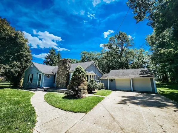 222 Barber Dr, Hillsdale, MI 49242