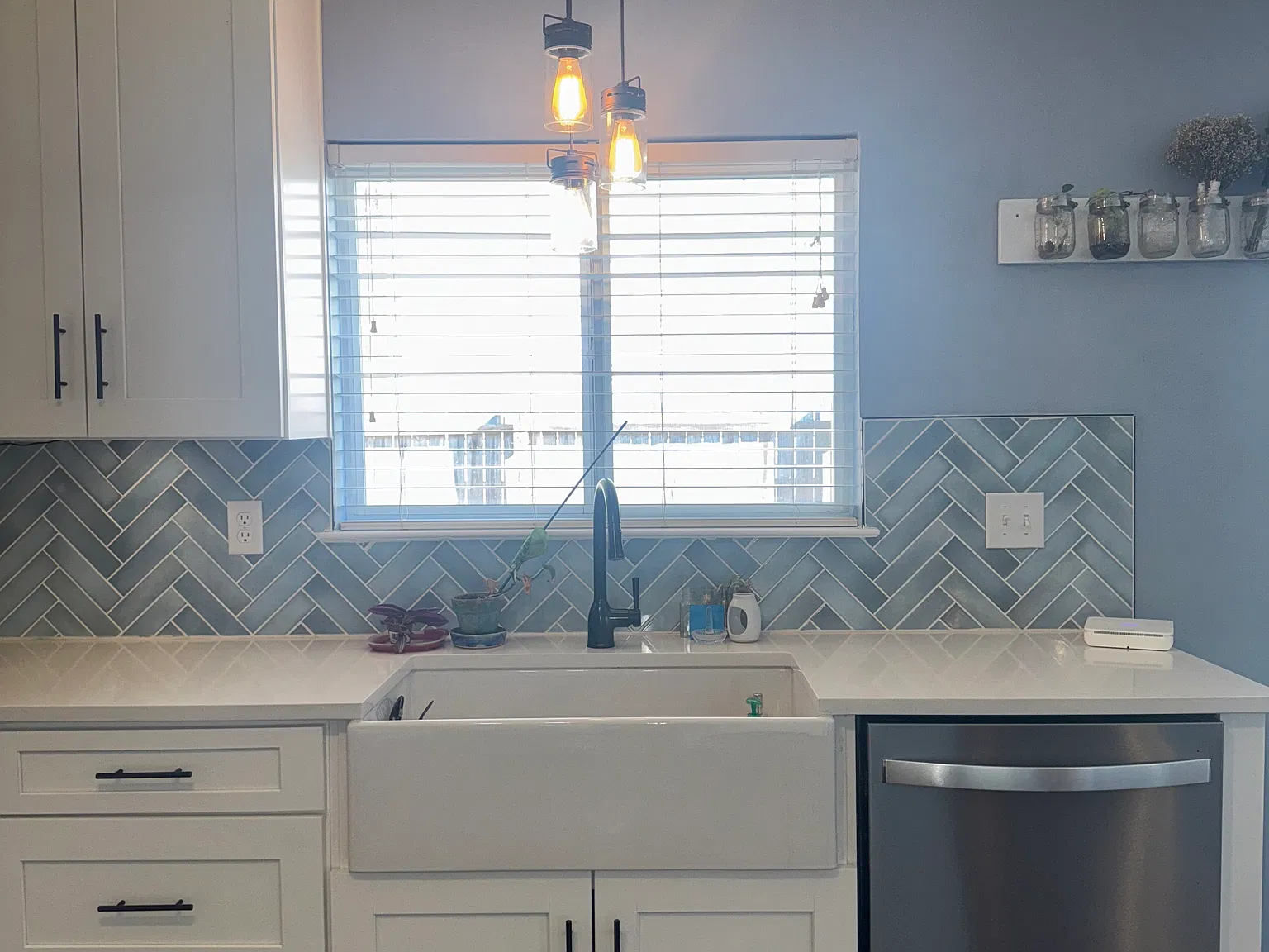 4 bed, 2.5 bath, 1903 sqft, $2,550 — Photo 4